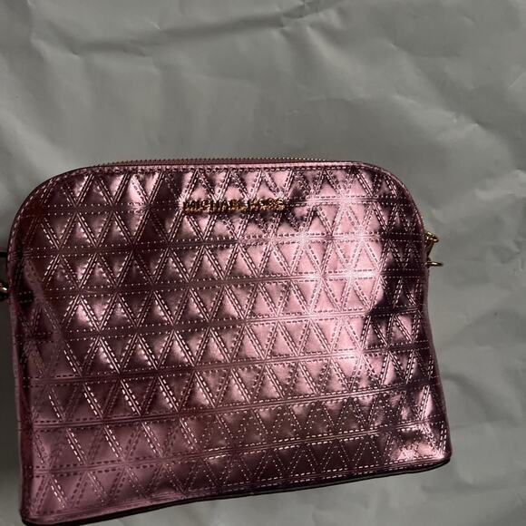 New Michael Kors metallic dome crossbody leather soft pink embossed $188 bag - Picture 2 of 9